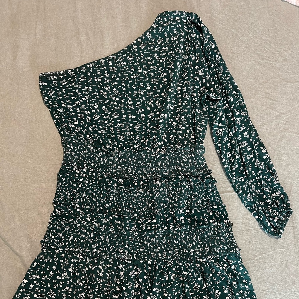 one shoulder green dress